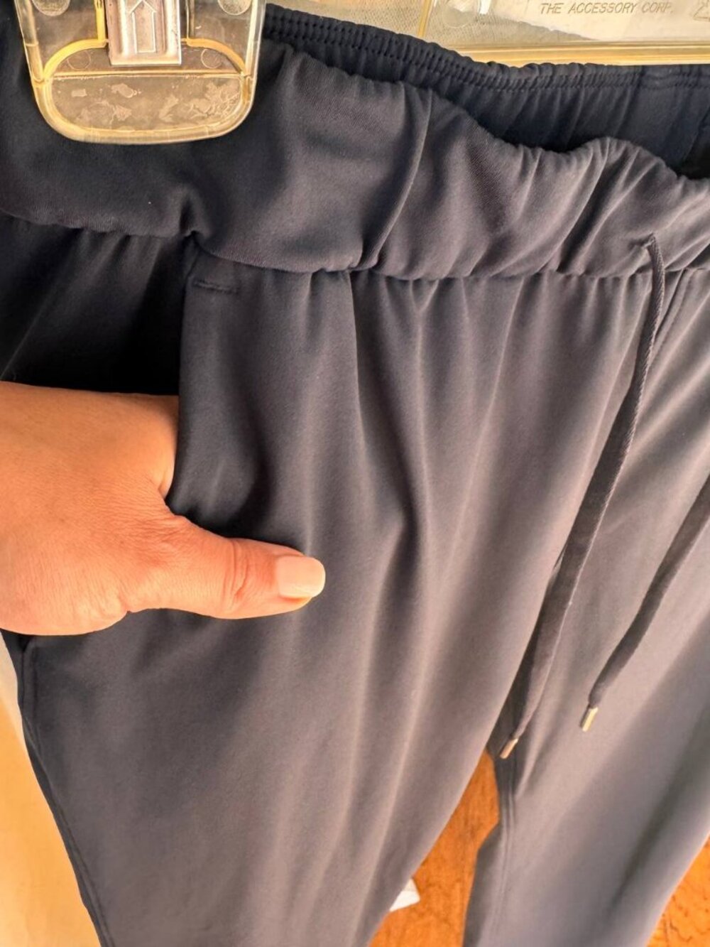 Women’s Stretchy Wrinkle-Free Fabric Straight Leg Pants - Size Small/Medium - Picture 3 of 4